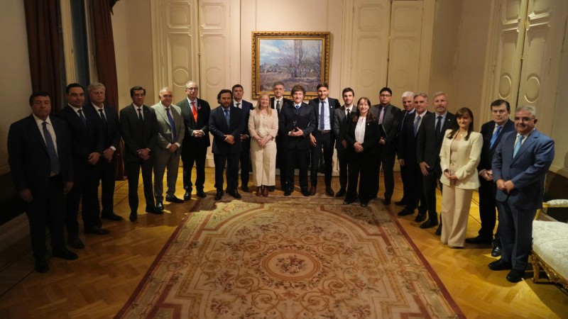 Milei reunió a 20 gobernadores en la Casa Rosada y logró respaldo para avanzar con su agenda de reformas